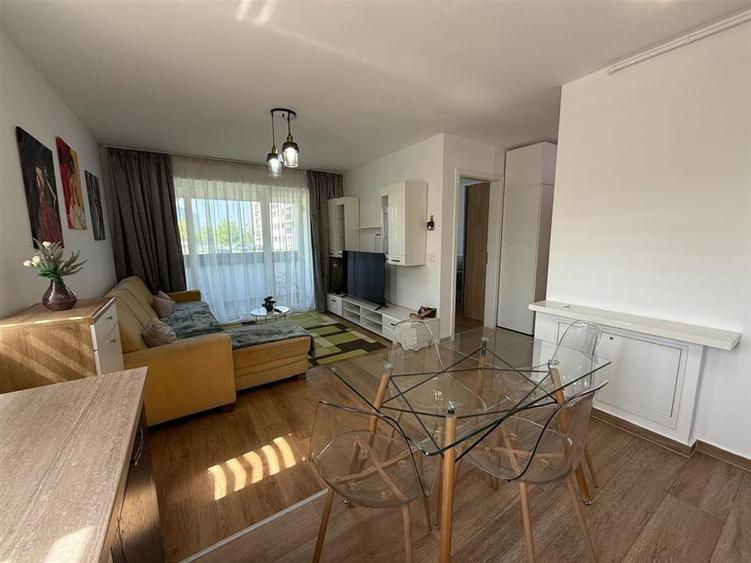 Apartament cu 2 camere decomandat, mobilat în Tractorul