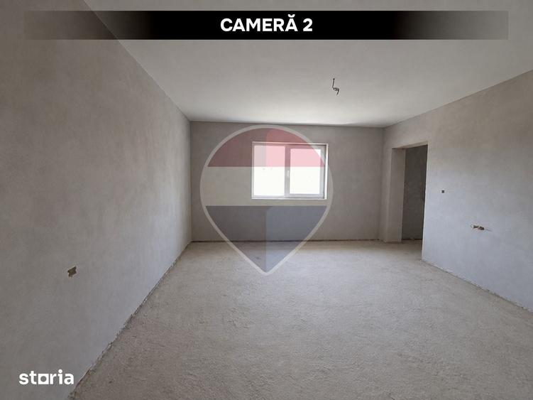 Casă cu 5 camere cu Teren 1850 Mp în Cernești