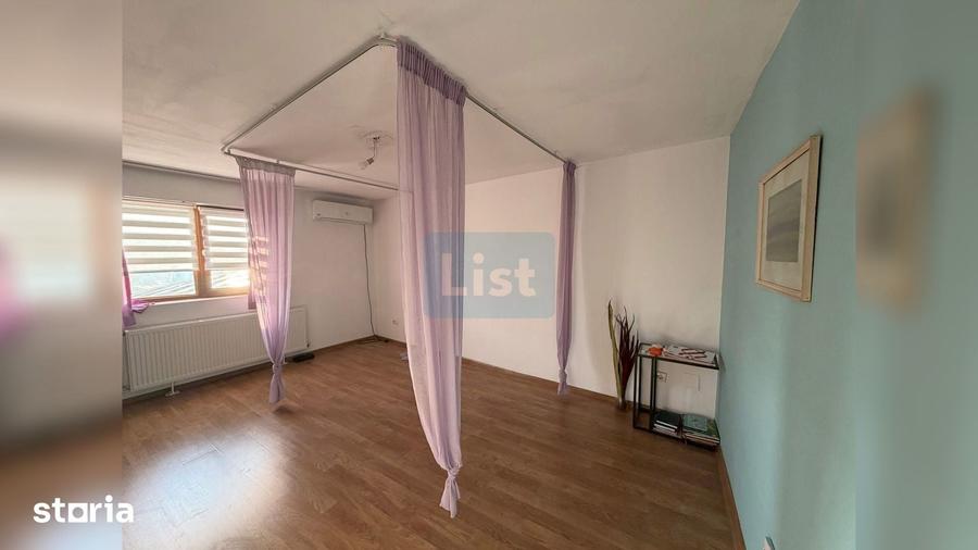 Casă cu 8 camere cu Teren 166 Mp în Gheorghe Doja