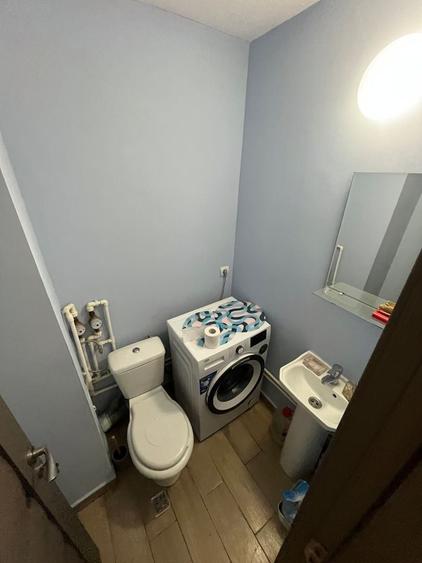 Apartament cu 4 camere decomandat, mobilat în Trocadero