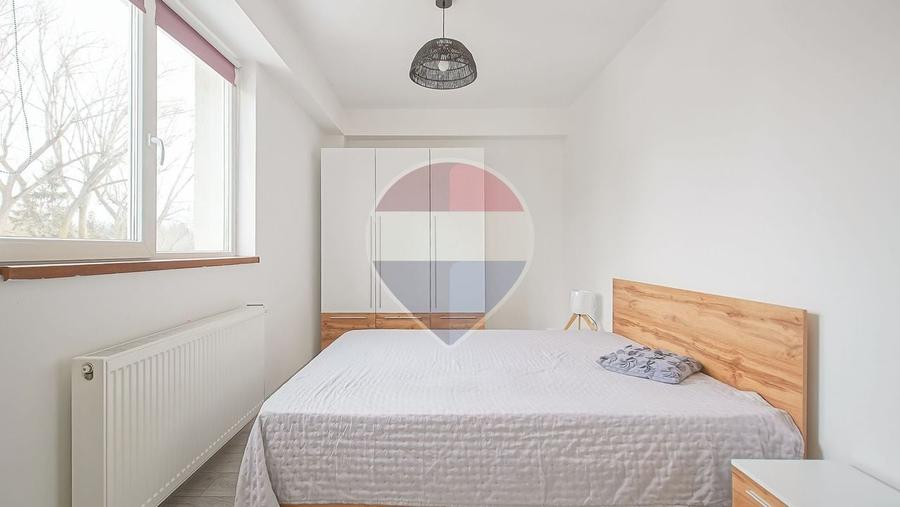 Apartament cu 3 camere decomandat, mobilat în Tractorul