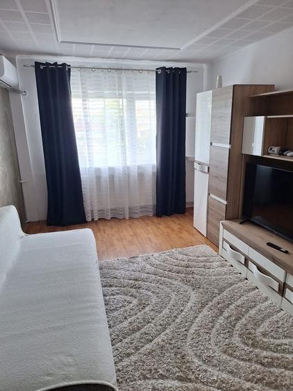 Apartament cu 2 camere decomandat, mobilat în Micro 17