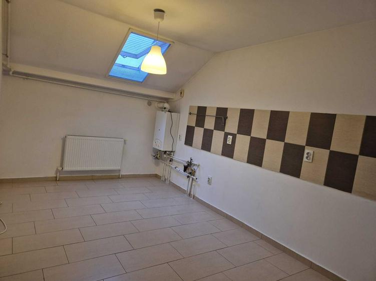 Apartament cu 3 camere decomandat în Soarelui