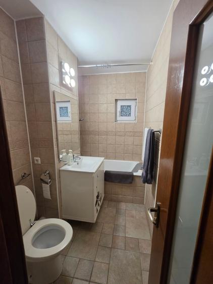 Apartament cu 4 camere decomandat în Fundeni