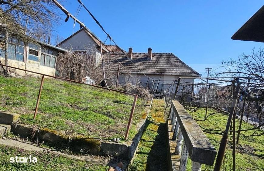 Casă cu 5 camere cu Teren 500 Mp în Central