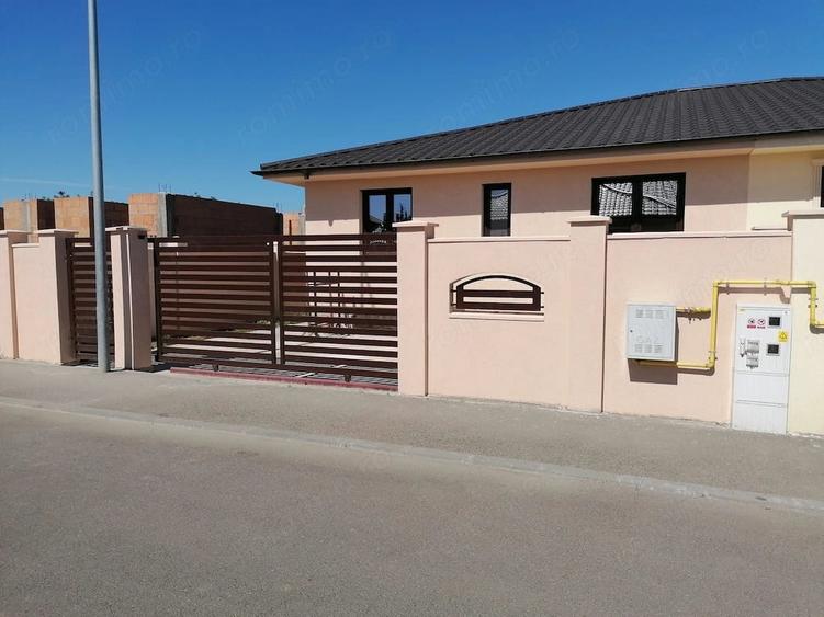 Casă cu 3 camere cu Teren 245 Mp în Semicentral