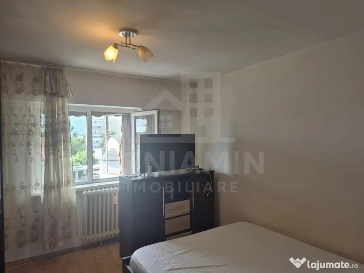 Apartament cu 3 camere decomandat în Sărari