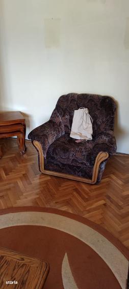 Apartament cu 3 camere decomandat, mobilat în Calea București