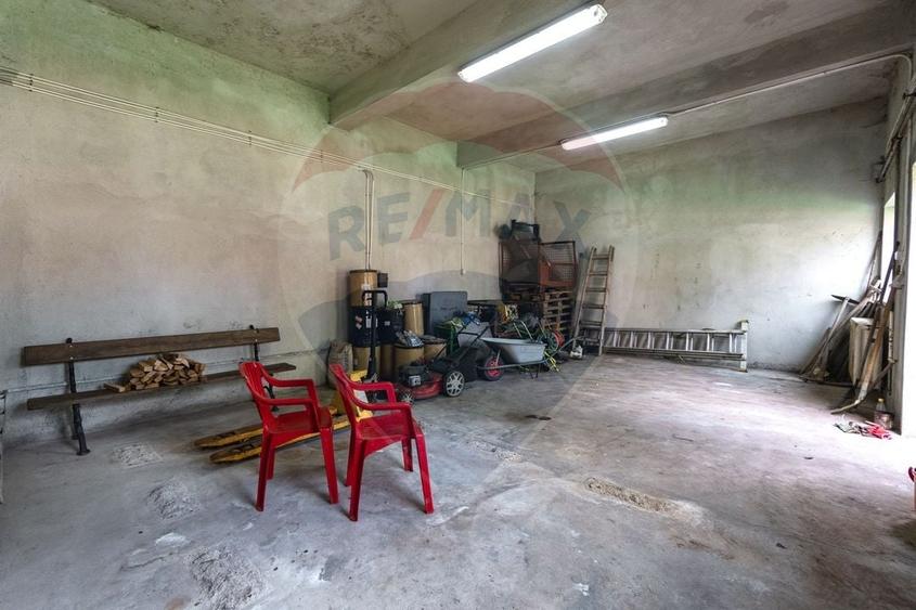 Casă individuală cu 4 camere cu Teren 1673 Mp în Sud-Vest