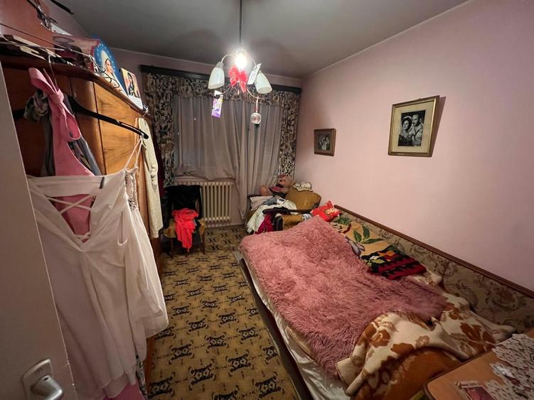 Apartament cu 3 camere semidecomandat în Drumul Taberei