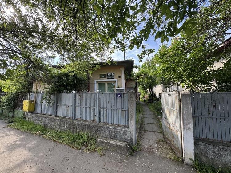 Casă cu 4 camere în Roșiori de Vede