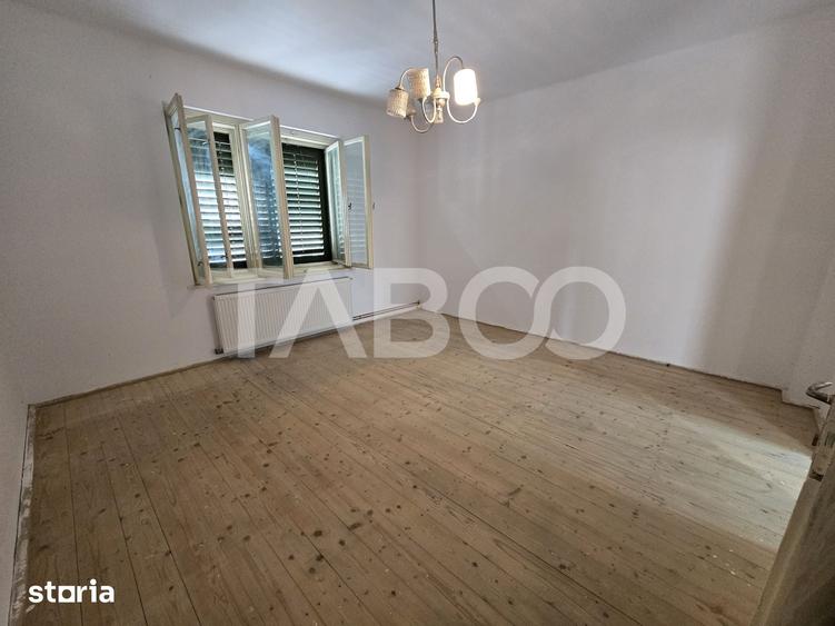 Casă cu 5 camere decomandat cu Teren 412 Mp în Terezian