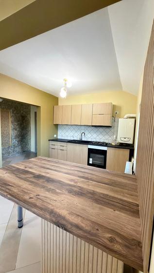 Apartament cu 3 camere semidecomandat în Dâmbovița