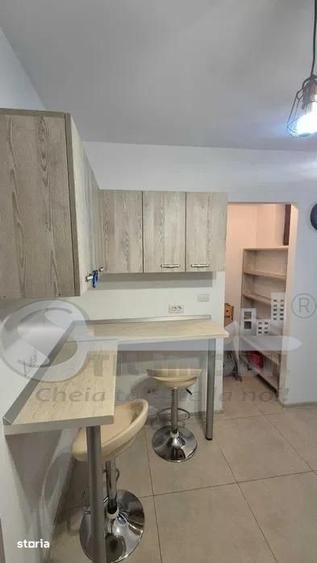 Apartament cu 3 camere decomandat, mobilat în Hala Centrală