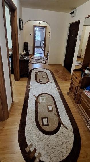 Apartament cu 3 camere decomandat în Nicolae Titulescu