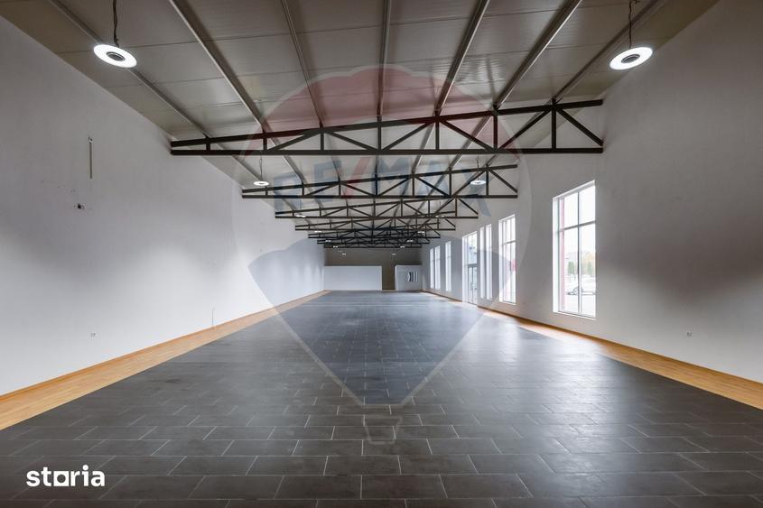 Spațiu comercial, de 450 mp, în Central
