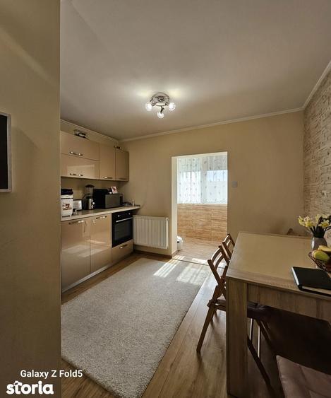 Apartament cu 3 camere decomandat în Rogerius