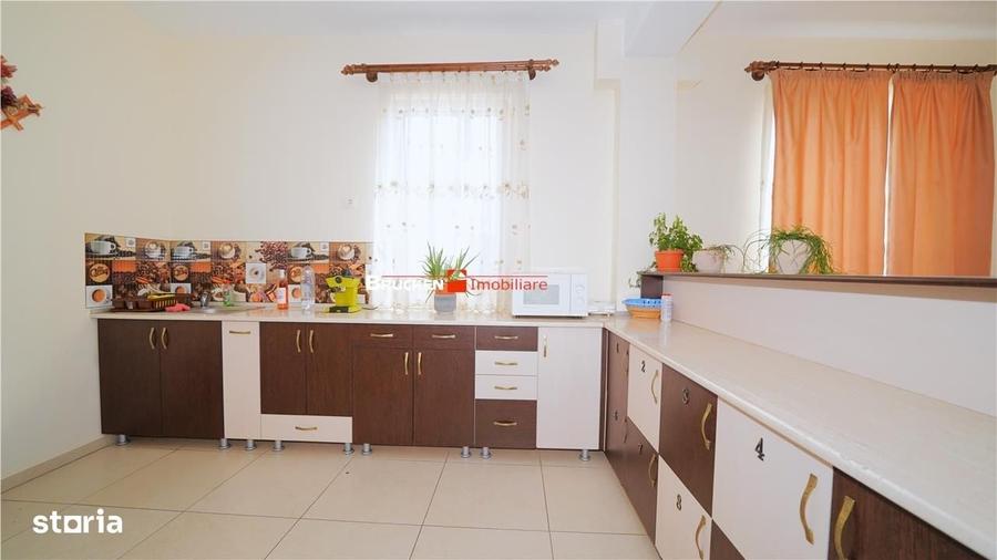 Casă cu 4 camere în Rontău