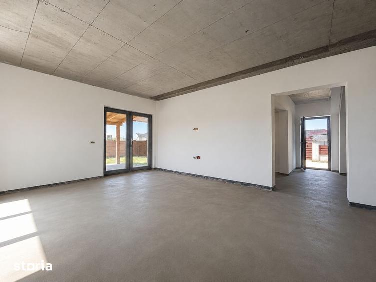 Casă cu 4 camere cu Teren 250 Mp în Tărlungeni