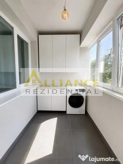 Apartament cu 4 camere decomandat în Central