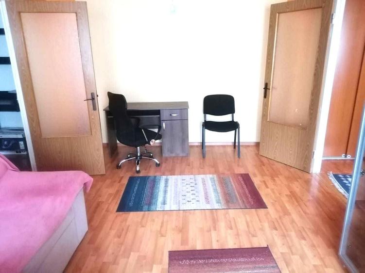 Apartament cu 2 camere semidecomandat, mobilat în Ozana