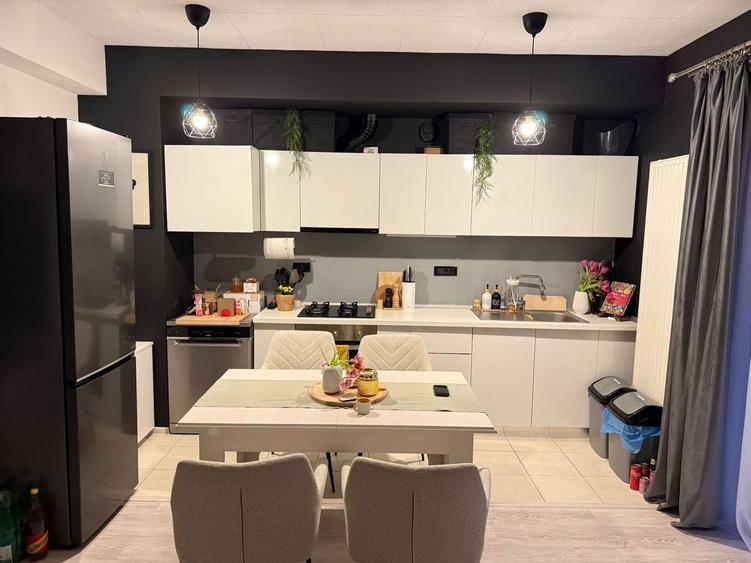 Apartament cu 2 camere decomandat, mobilat în Aradului