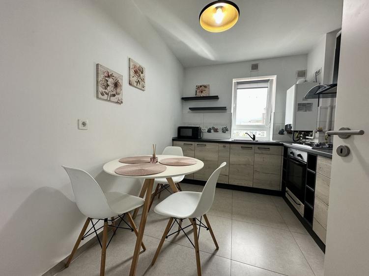 Apartament cu 2 camere decomandat, mobilat în Tractorul