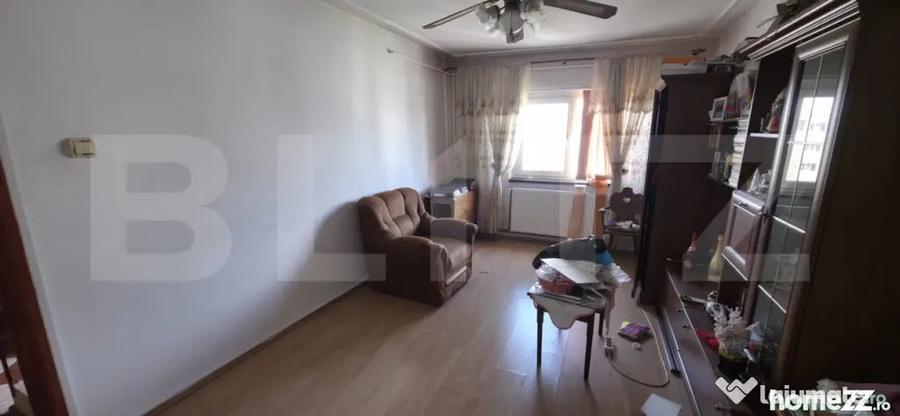 Apartament cu 3 camere decomandat în Mihai Bravu