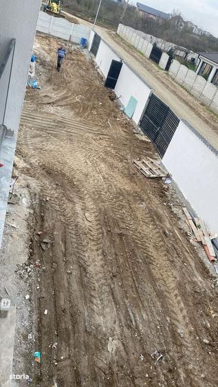 Casă cu 4 camere cu Teren 340 Mp în Malu Mare