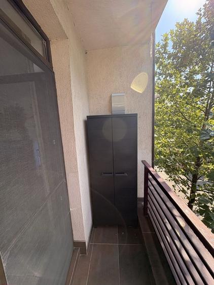 Apartament cu 3 camere decomandat în Uverturii