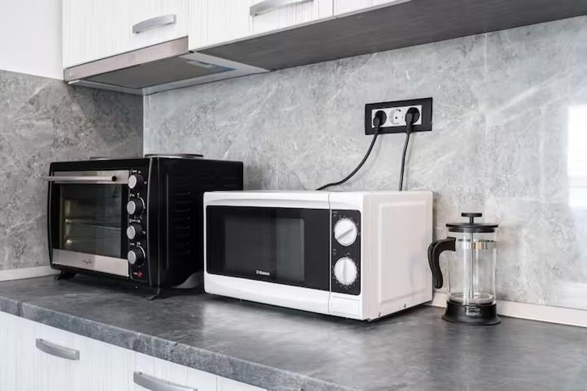 Apartament cu 2 camere semidecomandat, mobilat în P-ța Unirii