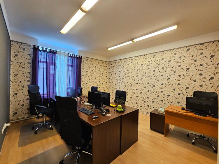 Casă cu 5 camere cu Teren 153 Mp în Podgoria