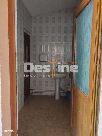 Spațiu comercial, de 300 mp, în Oțetoaia