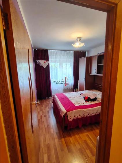 Apartament cu 3 camere decomandat în Colentina