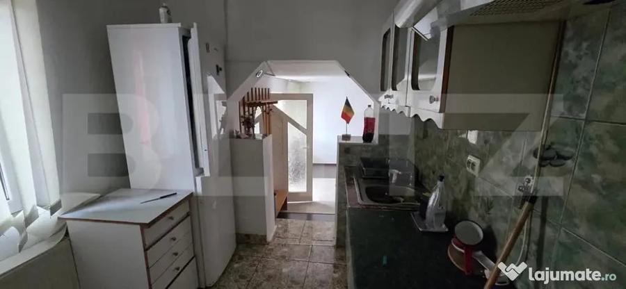 Casă cu 4 camere cu Teren 1182 Mp în Central
