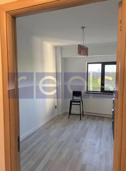 Apartament cu 3 camere, mobilat în Tineretului