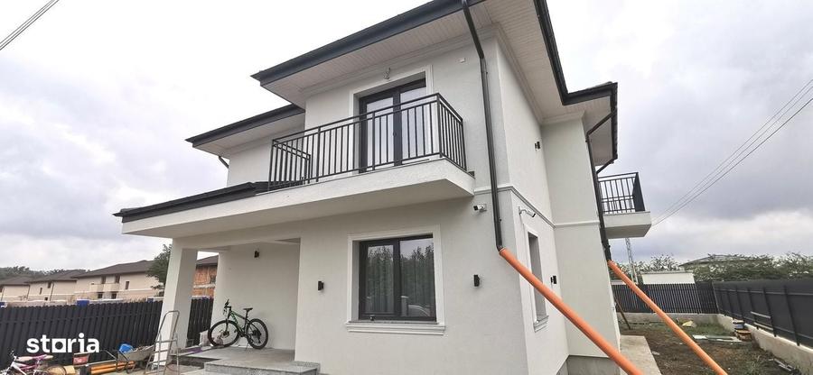Casă cu 4 camere în Valea Ursului