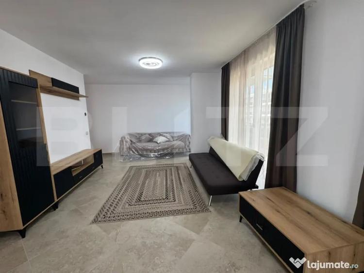Apartament cu 4 camere semidecomandat în Central