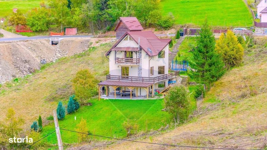 Casă cu 4 camere în Fundata