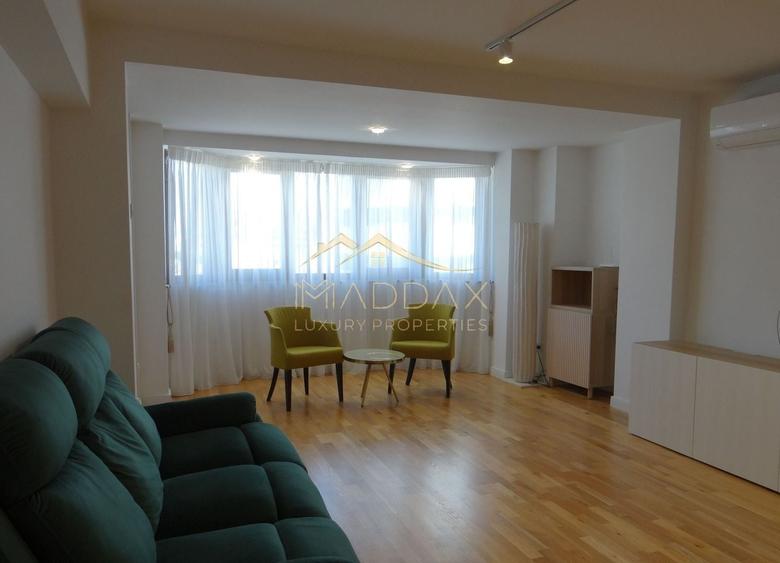 Apartament cu 3 camere, mobilat în Decebal