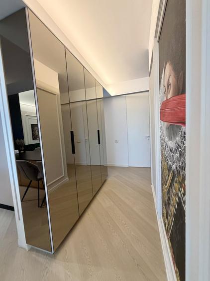 Apartament cu 3 camere semidecomandat, mobilat în Pipera