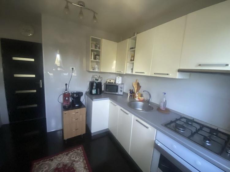 Apartament cu 2 camere semidecomandat în Carrefour