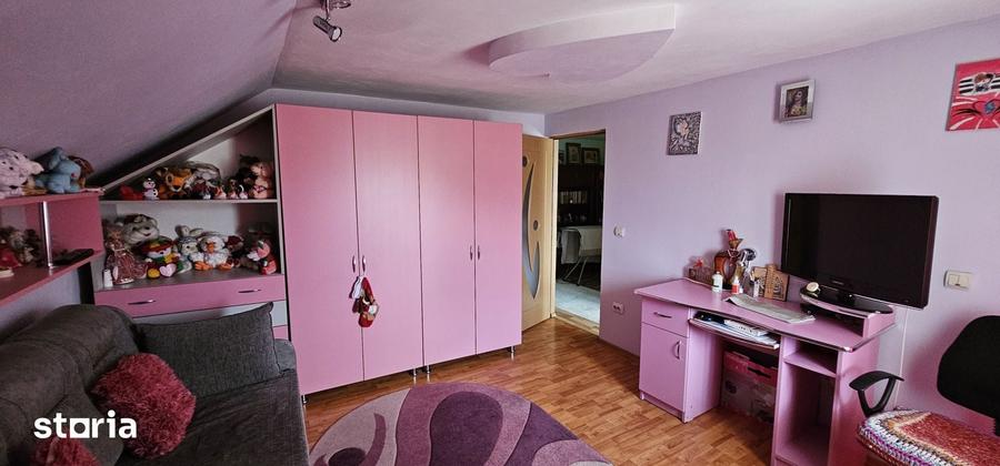 Casă cu 4 camere cu Teren 368 Mp în Coman