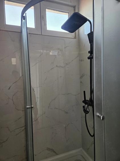 Apartament cu 3 camere semidecomandat în Progresul