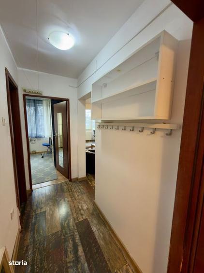 Apartament cu 3 camere semidecomandat, mobilat în Ștefan cel Mare