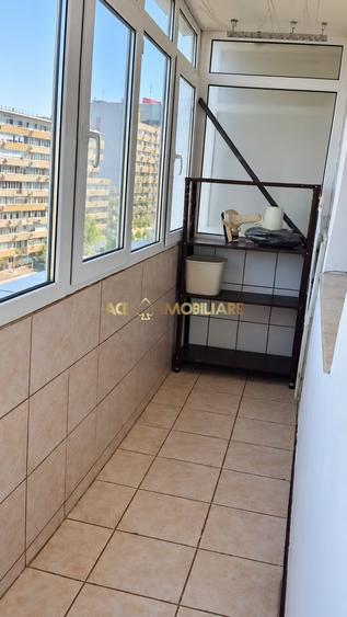 Apartament cu 3 camere semidecomandat, mobilat în Ștefan cel Mare