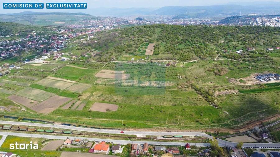 Teren de 11400 mp, în Central