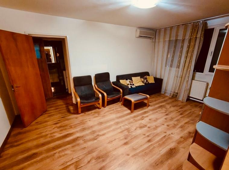 Apartament cu 3 camere semidecomandat, mobilat în Dristor