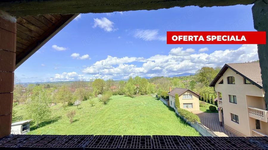 Casă cu Teren 4563 Mp în Central