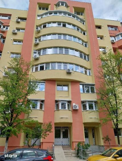 Apartament cu 4 camere semidecomandat în Iancului